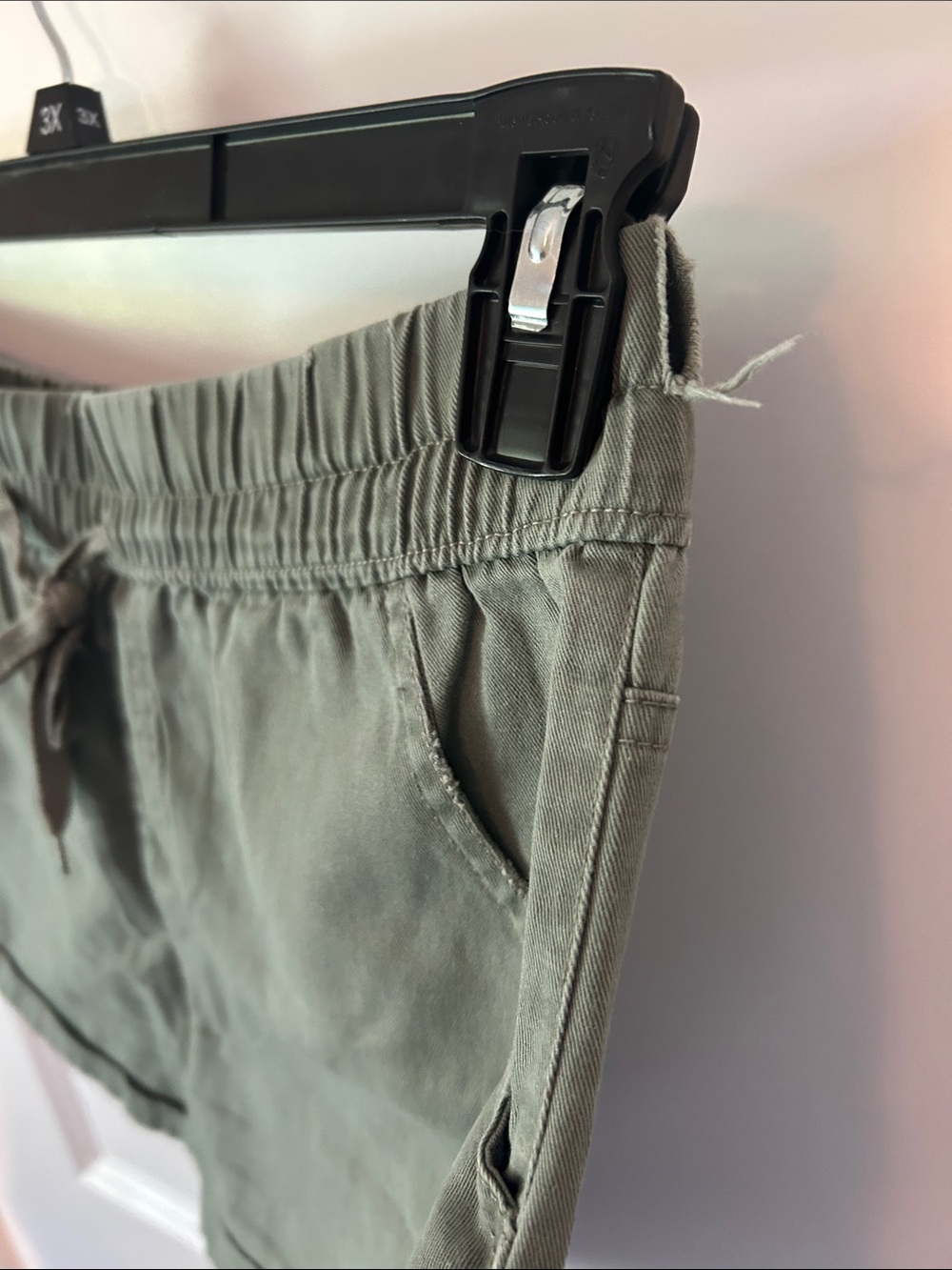 Casual Drawstring Women’s Shorts - Olive Green - Picture 4 of 5